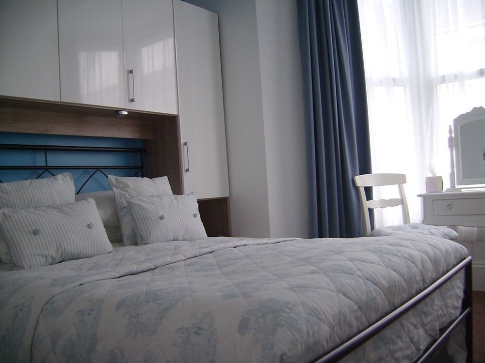 Langdon Villa Guest House Tenby Εξωτερικό φωτογραφία